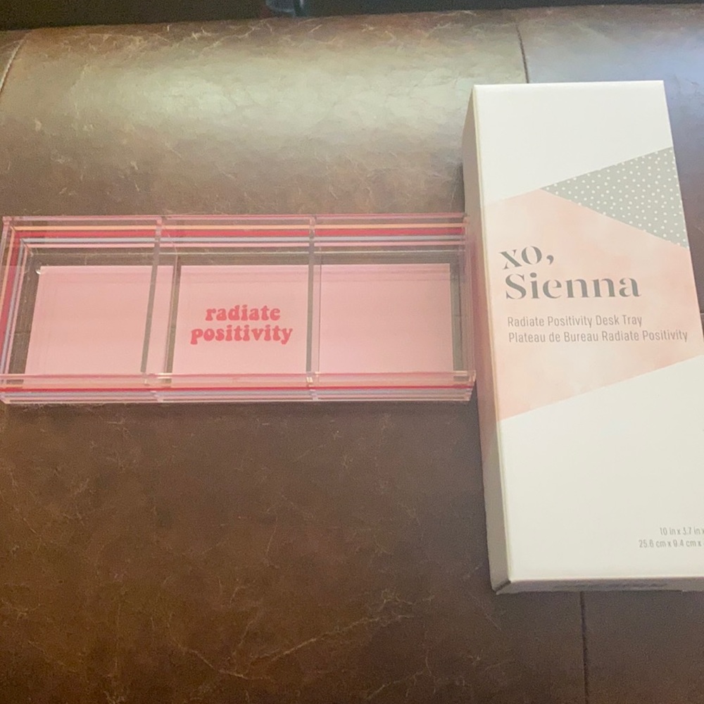 XO, Sienna Desk Tray